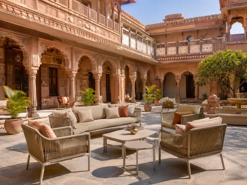 Regal heritage hotel furniture for luxury Havelis and resorts in Jaipur