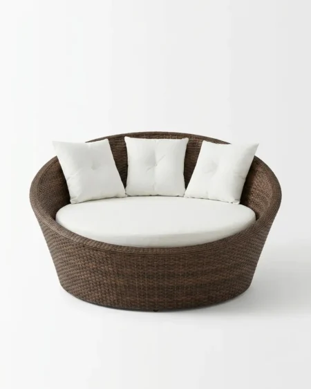 Luxury Havana wicker round outdoor daybed featuring a rust-proof aluminium frame and UV-stabilized brown synthetic rattan, manufactured for high-end resorts.